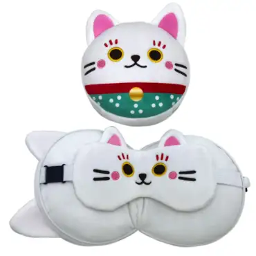 Maneki Neko Lucky Cat - reissupehmo: matkatyyny ja unimaski - Relaxeazzz Travel Buddy