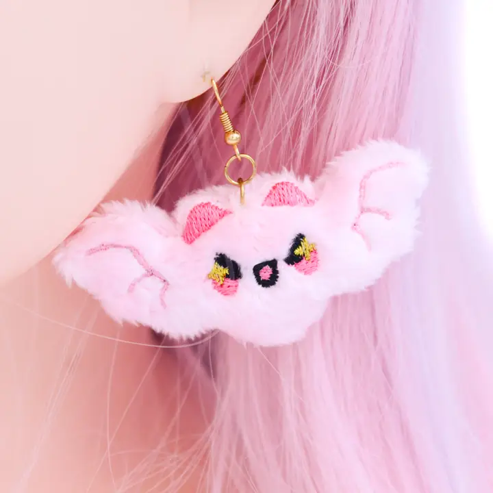 Vaaleanpunainen lepakko pehmokorvikset - Kawaii Hair Candy