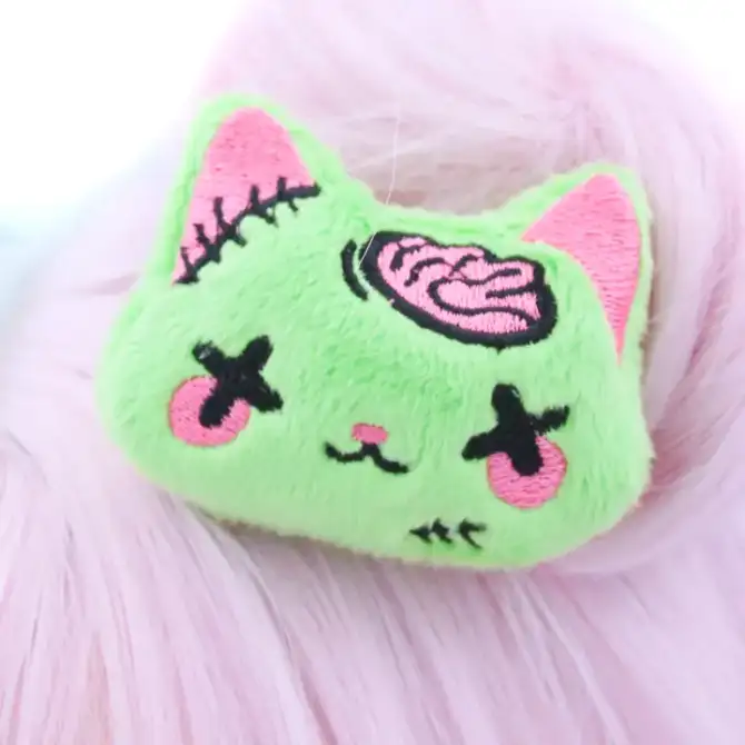 Zombikissa pehmohiuskoriste - Kawaii Hair Candy - Image 2